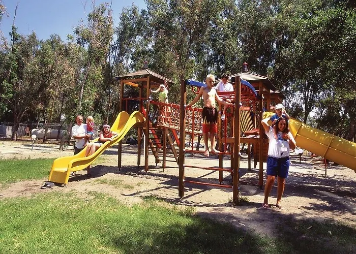 אתר נופש Calypso Palace 4*