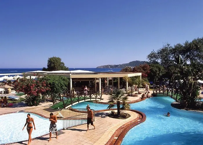 אתר נופש Calypso Palace 4*